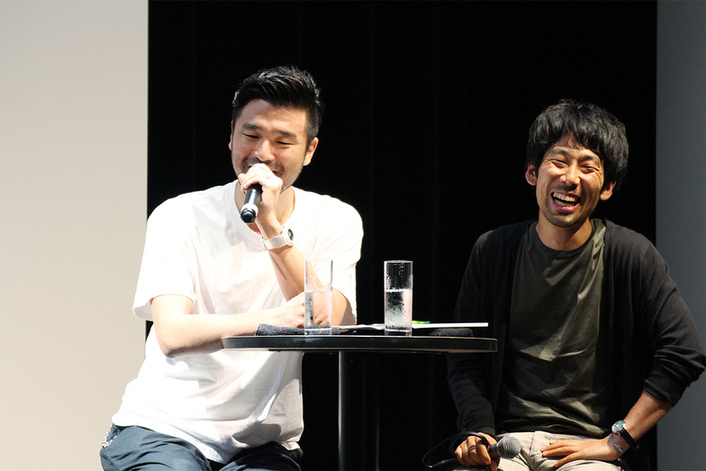 左から、権八成裕さん(代表作:サントリー ビタミンウォーター「速水いまいち」、全日本空輸「SMAP沖縄の歌」など)、村田俊平さん(代表作:宮崎県小林市「ンダモシタン小林」など)