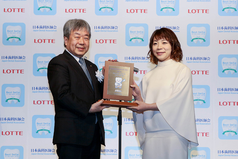 堀会長(左)と三宅さん(右)