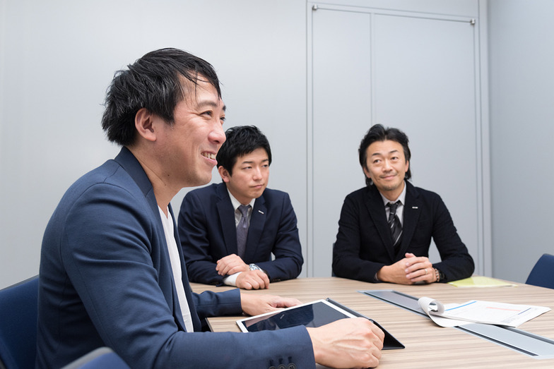 左から、田中謙一郎氏(HAROiD)、新保泰史氏(電通)、春田英明氏(電通)