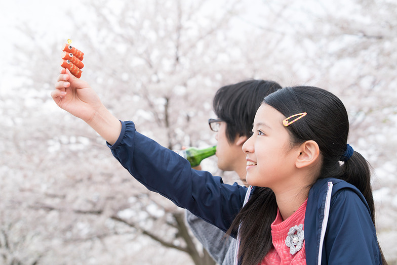 「彼らが本気で編むときは、」2017年2月25日全国ロードショー 主人公の一人、小学生のトモ(柿原りんか) c2017「彼らが本気で編むときは、」製作委員会