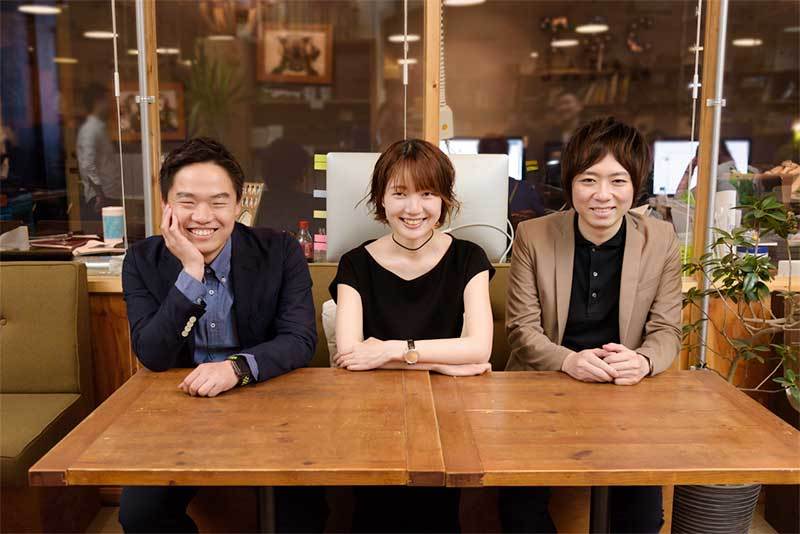 左から能勢哲司氏(電通)、塩谷舞氏、天野彬氏(電通)