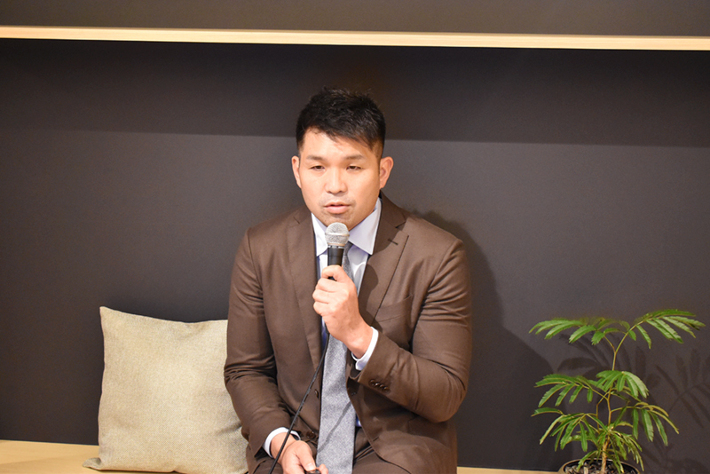 高森雅和氏:コミュニティーの中に「話しかけ」を行うことでファンを作っていく。SNSによる中傷を恐れる経営者に向け、新たなビジネススタイルを提案。