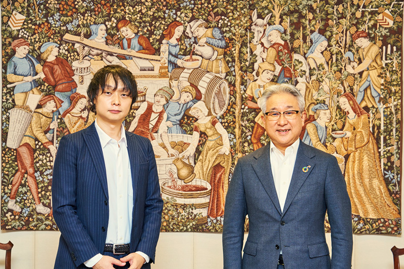 味の素社・西井孝明社長(右)と電通ビジネスデザインスクエア・山原新悟氏