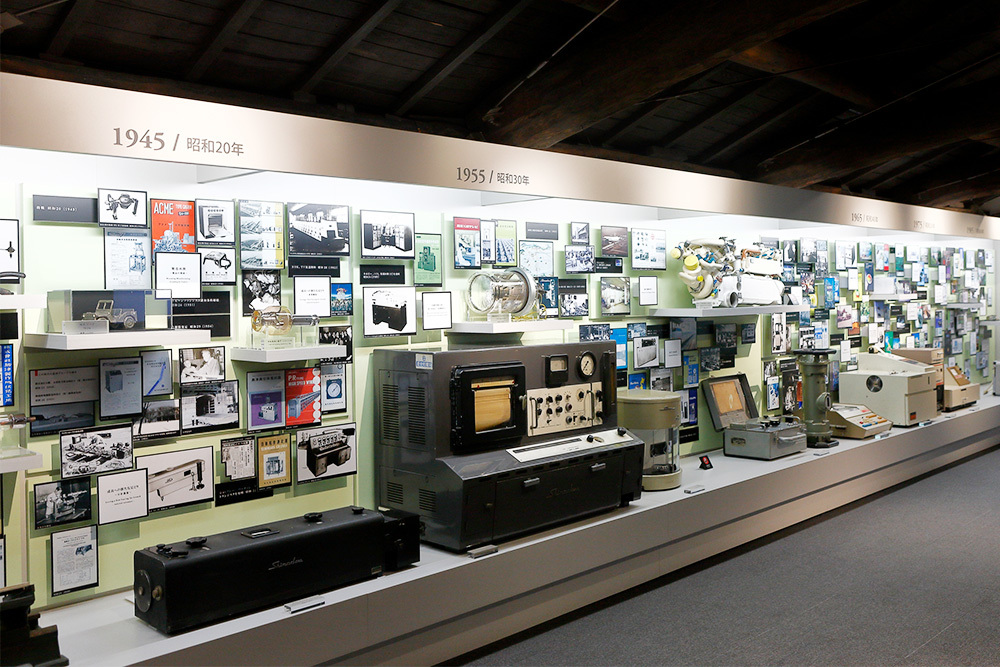 近代工業化に対応した製品開発の歴史がわかる展示(写真提供:島津製作所)